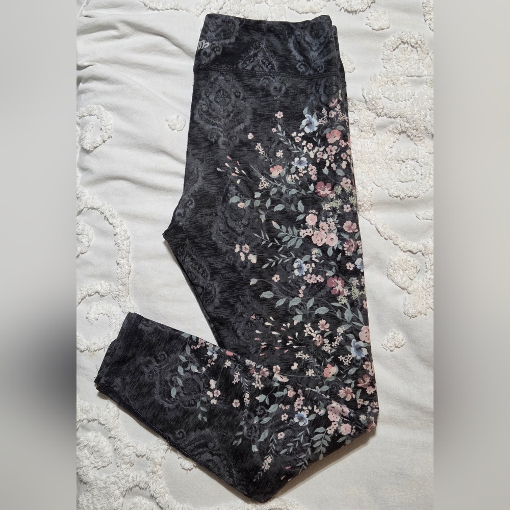 Maurices Pastel Pink Floral Coquette Feminine High Waisted Yoga Leggings Sz M